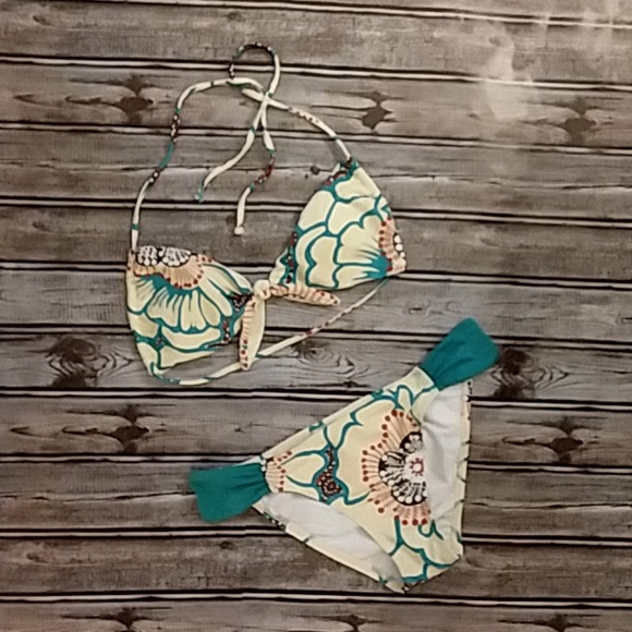 l*space Other - 💙L Space Creme & Aqua berry drop bikini💙